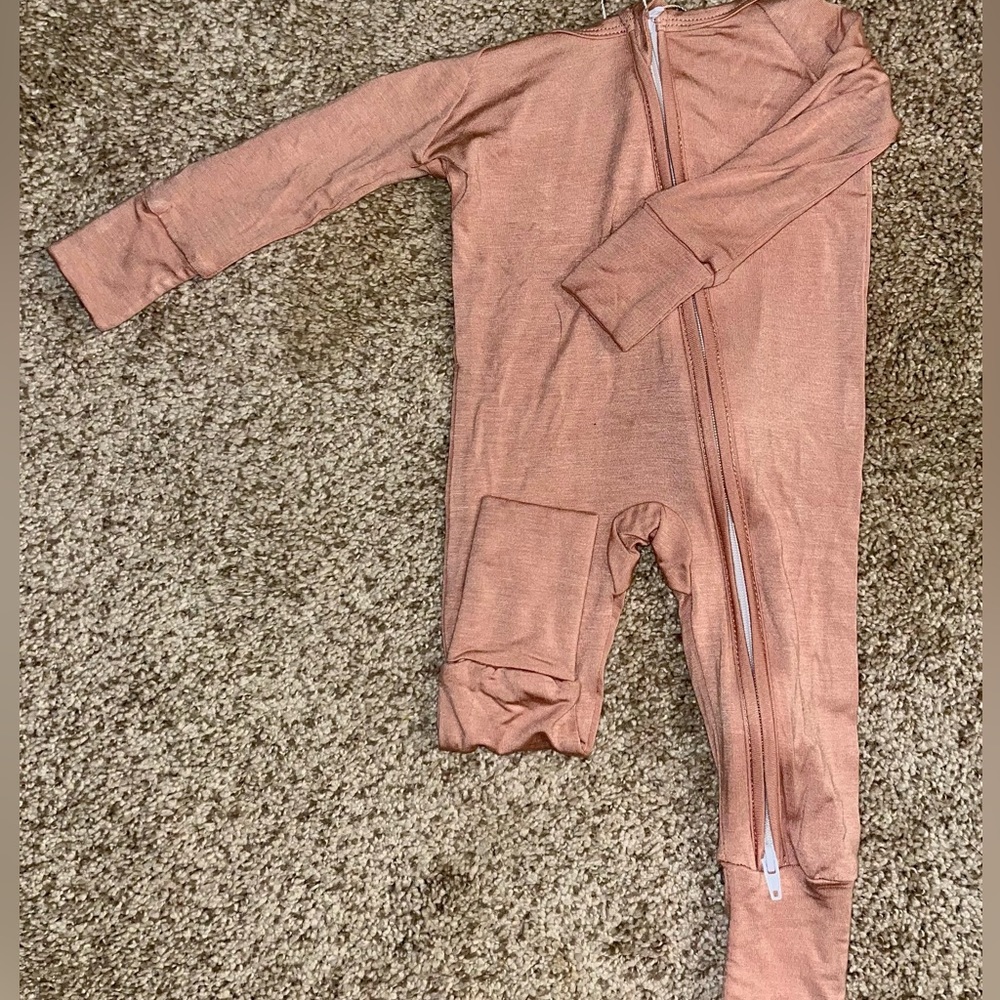 Bamboo footie - neutral pink